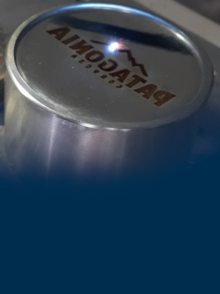 Peça gravada a laser com o inscrito 'Patagonia'